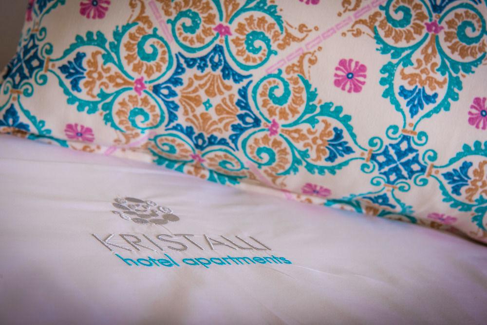Kristalli Hotel Apartments มาเลีย ภายนอก รูปภาพ