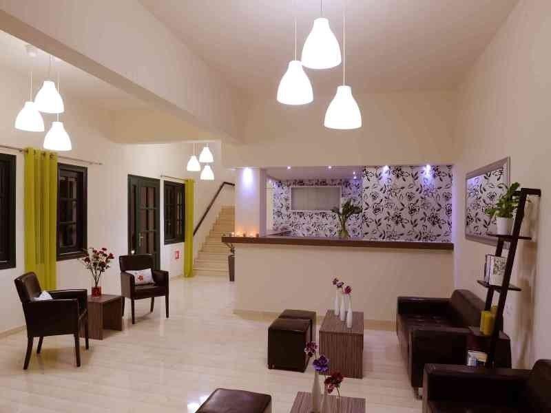 Kristalli Hotel Apartments มาเลีย ภายนอก รูปภาพ