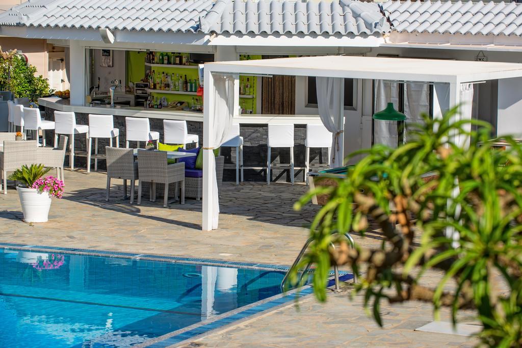 Kristalli Hotel Apartments มาเลีย ภายนอก รูปภาพ