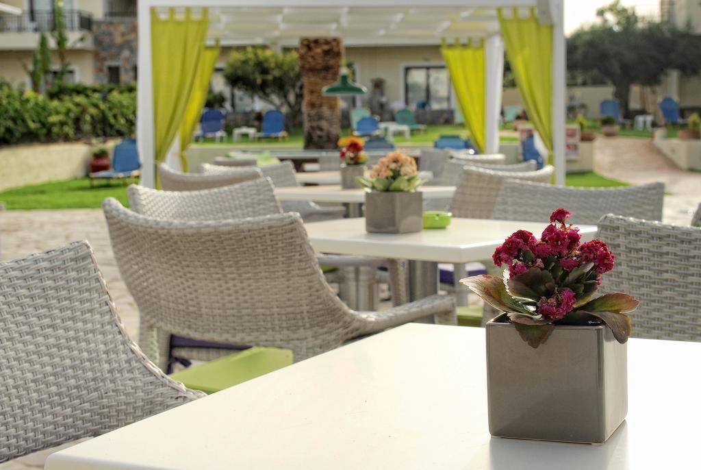 Kristalli Hotel Apartments มาเลีย ภายนอก รูปภาพ