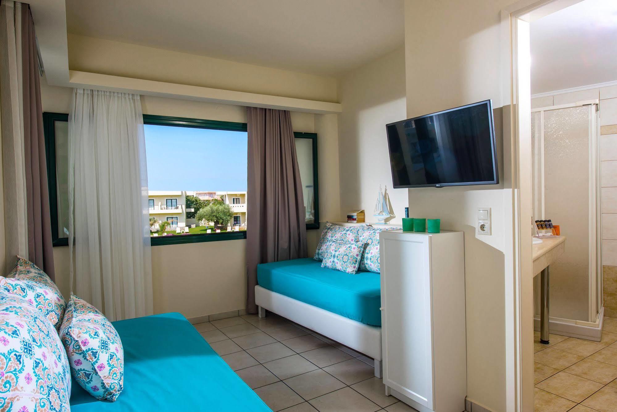 Kristalli Hotel Apartments มาเลีย ภายนอก รูปภาพ