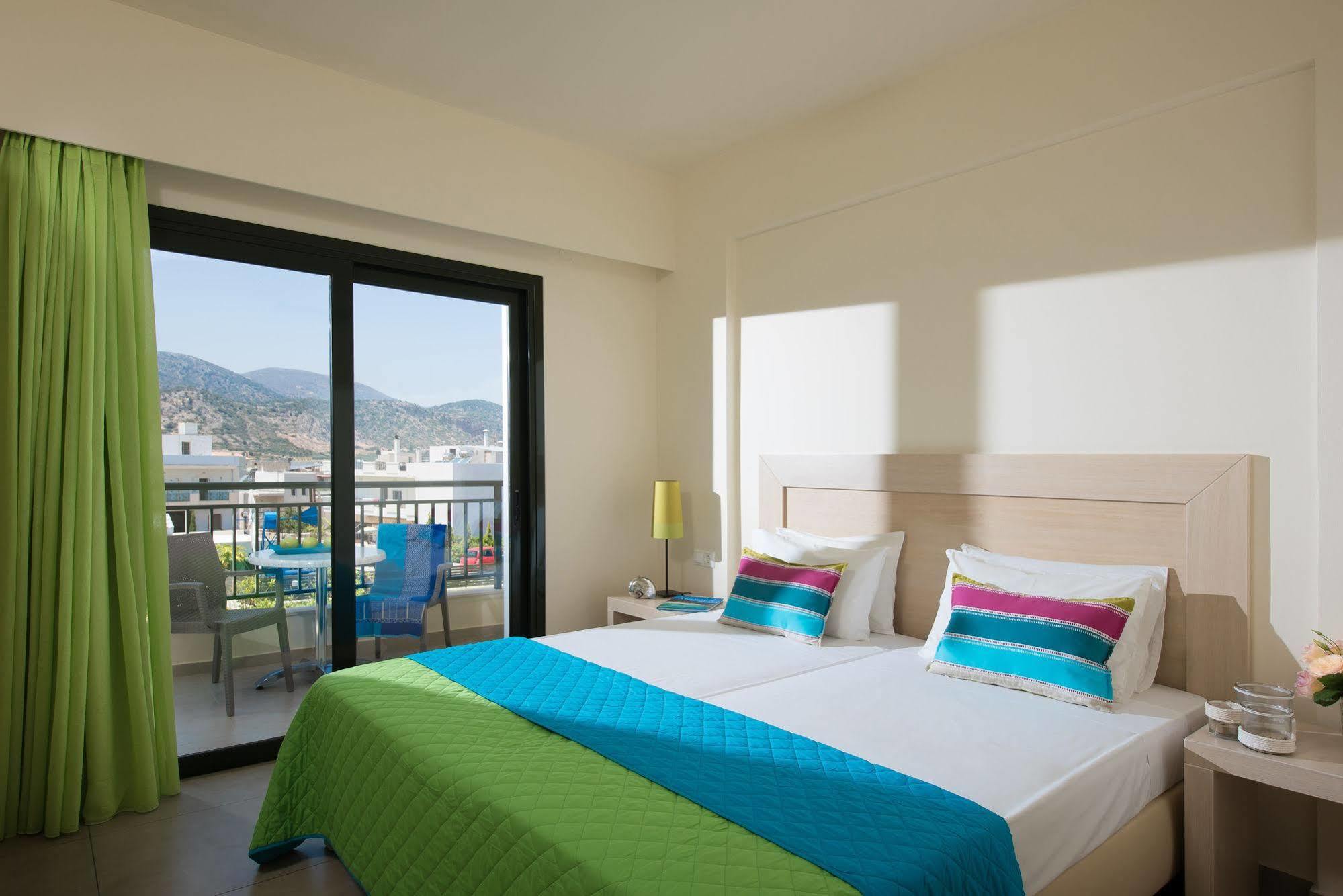Kristalli Hotel Apartments มาเลีย ภายนอก รูปภาพ